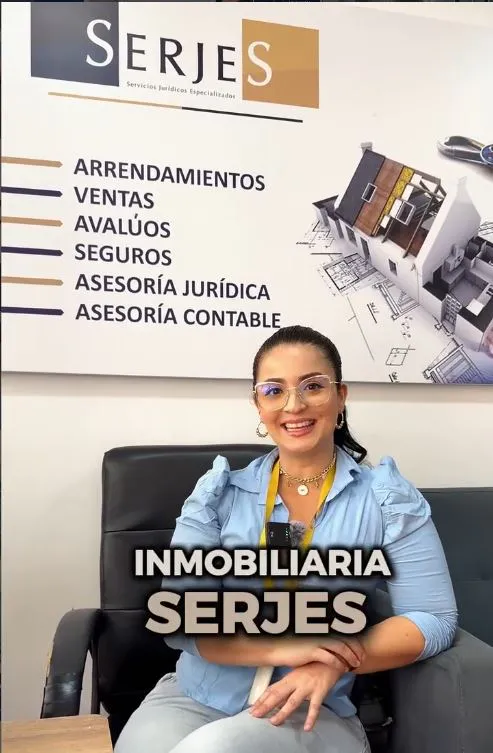 Atención en la oficina de Inmobiliaria SERJES